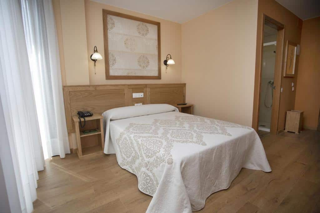 Habitación doble, Hotel Novoa, para peregrinos del camino de Santiago