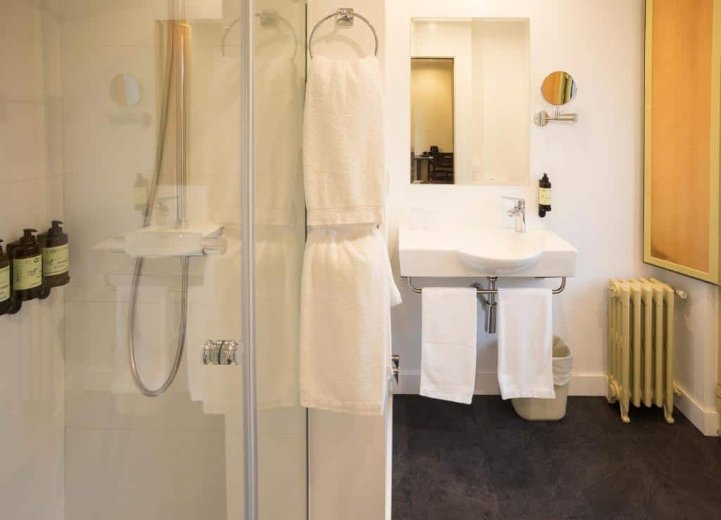 Baño hotel Mar de Plata, Sarria, peregrinos, camino de Santiago