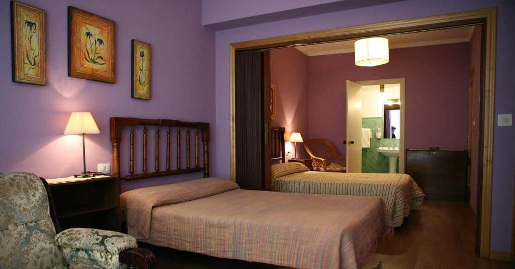 Habitación doble en la pensión Casa Matias para peregrinos del camino de Santiago